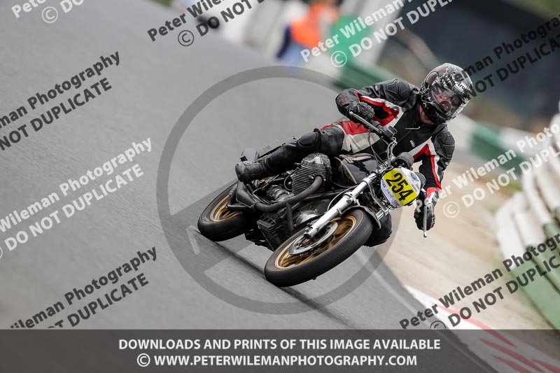 Vintage motorcycle club;eventdigitalimages;mallory park;mallory park trackday photographs;no limits trackdays;peter wileman photography;trackday digital images;trackday photos;vmcc festival 1000 bikes photographs